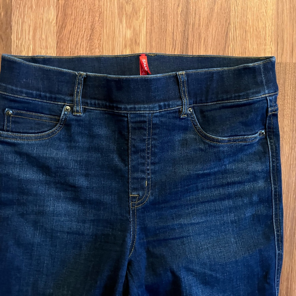 SPANX pull on shaping jeans - EUC - medium